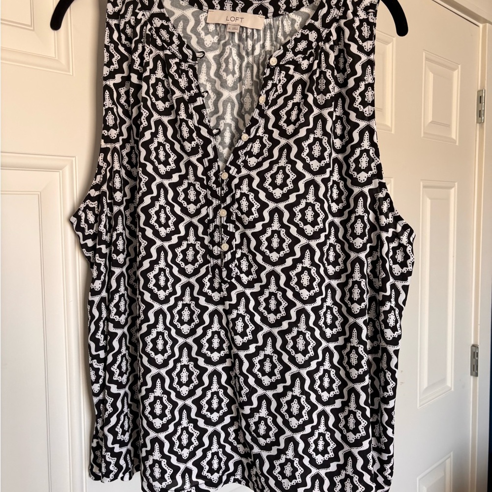LOFT Black and White Geometric Blouse